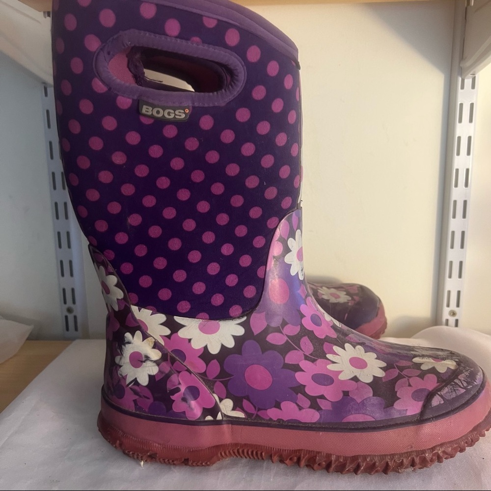 Bogs Boots Classic Tall Waterproof Rain Floral Flower Size 6 Purple Outdoor